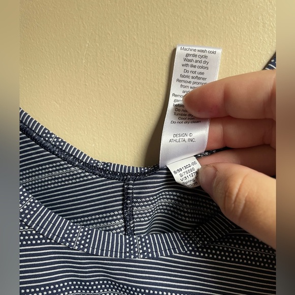 Women’s athleta tank top size M open side for knot tie Pilates athleisure yoga - Picture 3 of 8